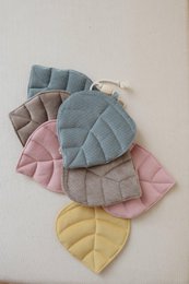 „Pastell Stories“ Samtgirlande mit Blättern