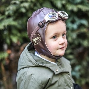 Bonnet et lunettes de pilote de course