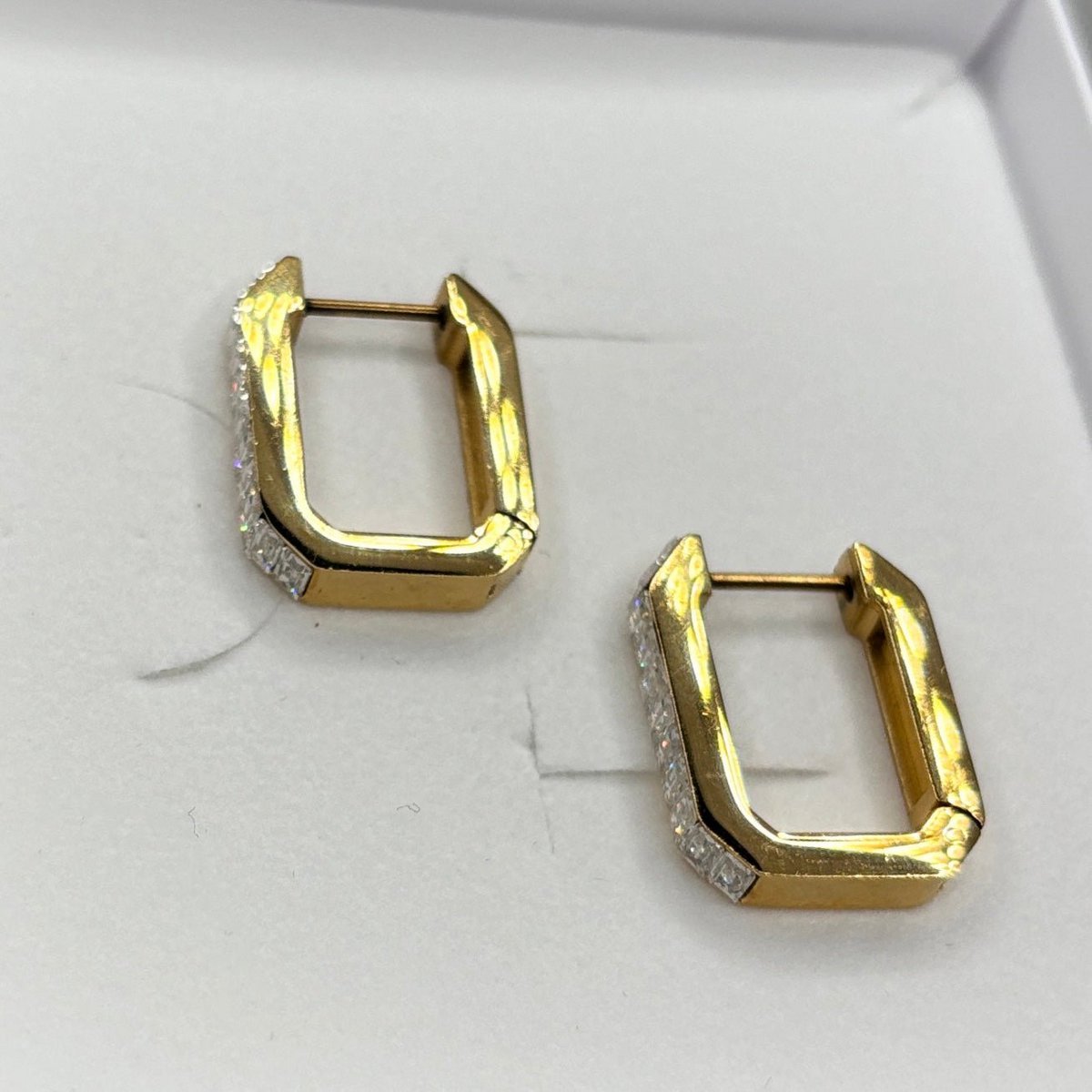ELETTRA - Geometric earring in gold-plated steel