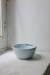 Sisi bowl, Nom Nom