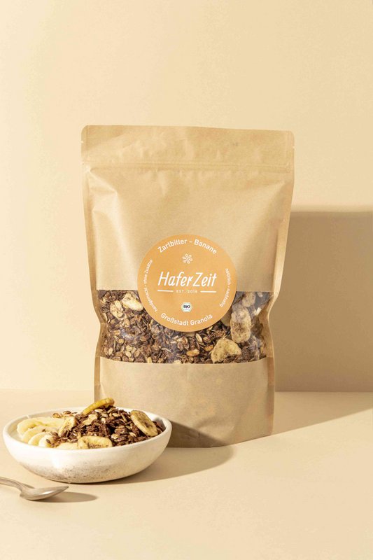 Banana scura con granola biologica