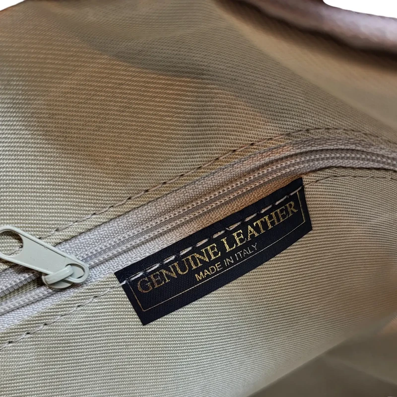LOLA – Sac en cuir italien embossé python – Taupe