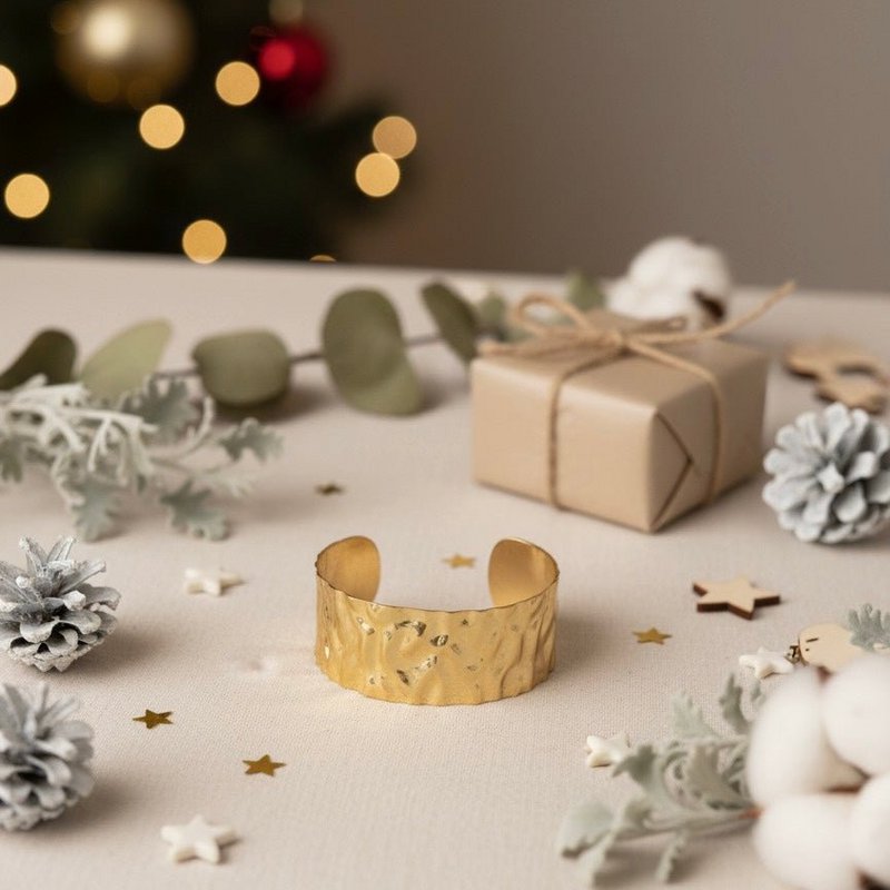 AURORA CUFF – Bracelet Rigide Or Martelé Etanche