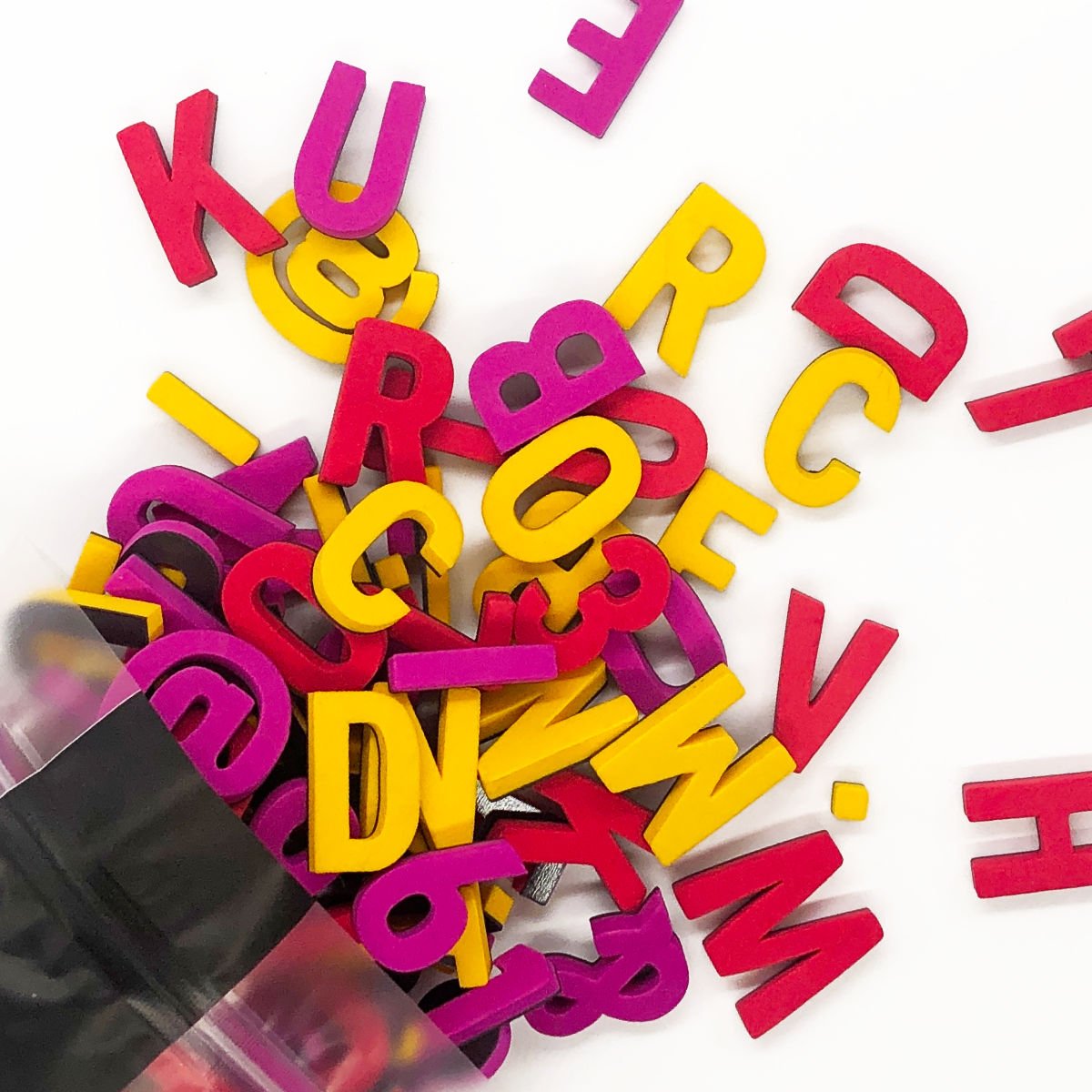 Modern magnetic letters - Knutsch Bang