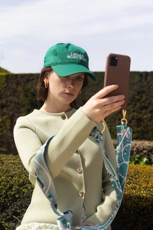 Laccetto reversibile per telefono "Il portagioie verde"
