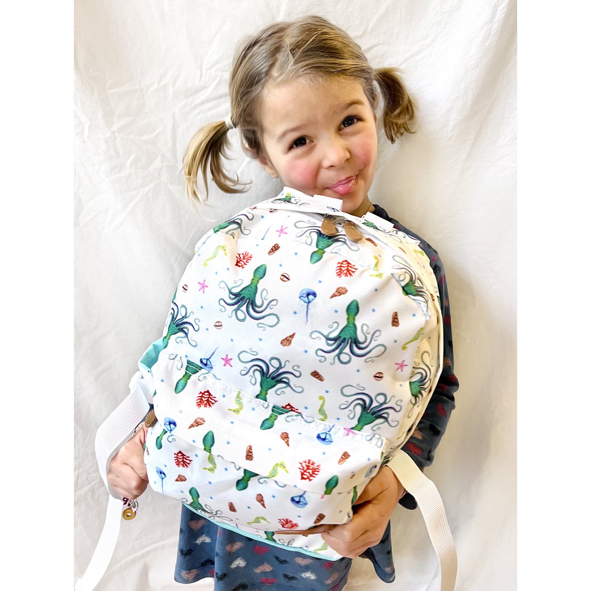 Kids backpack Octopus - Sustainable school bag made from recycled PET bottles - For toddlers and preschoolers - Multiple compartments - Unique design hand-painted by Mies