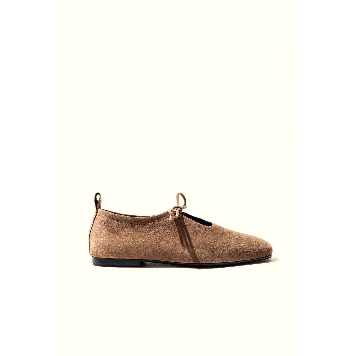 KATY LIGHT TAUPE – Flache Schuhe aus weichem Leder mit Schnürung vorne