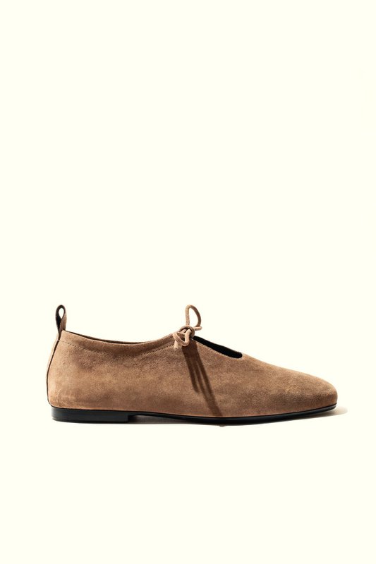 KATY LIGHT TAUPE – Flache Schuhe aus weichem Leder mit Schnürung vorne