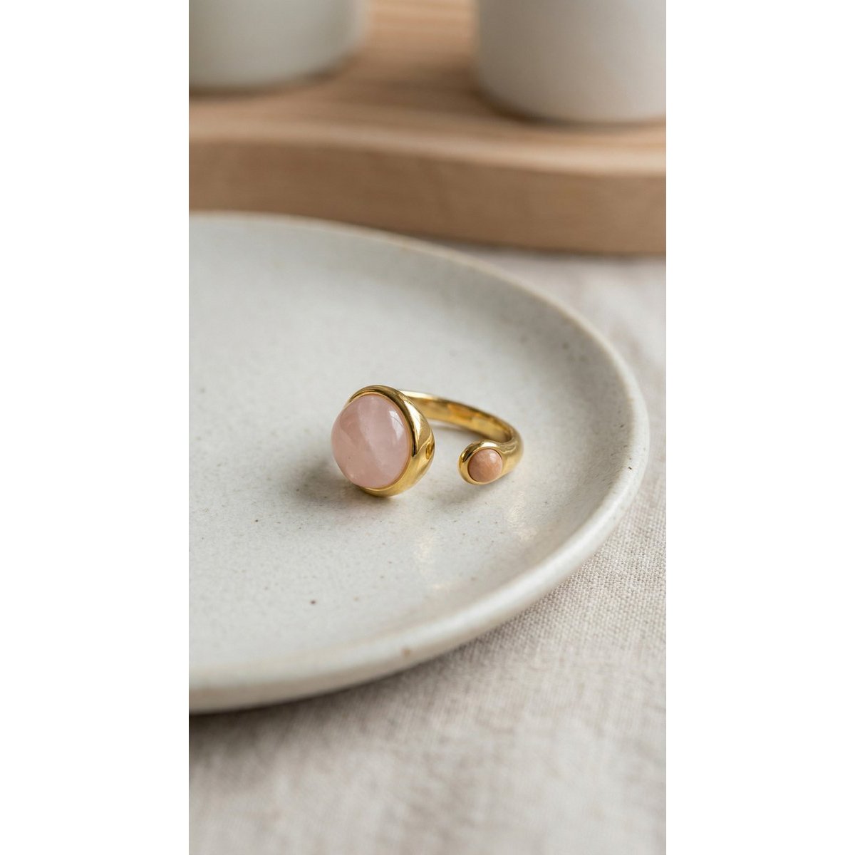 Sophia – Bague Ajustable avec Quartz Rose – Doré