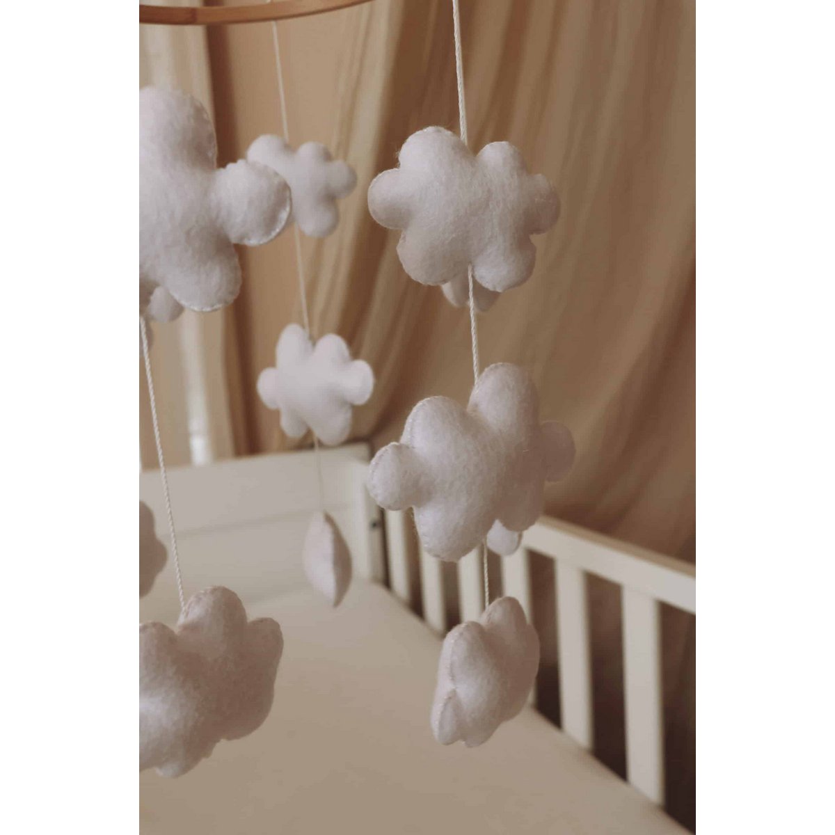Handgemaakte Wolken Muziekmobiel - Boxmobiel - Baby mobile - mobile wickeltisch
