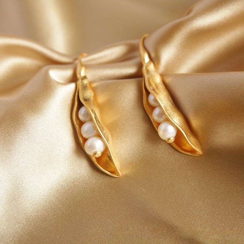 Boucles d'oreilles dorées de conception de gousse de pois de style vintage