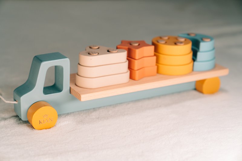 KIAN Family: Steckspiel-Lastwagen