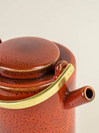Teiera in laterite di Hoa Bien con manico in ottone grezzo