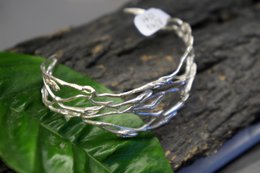 Goldzweig-Armband, vergoldeter Sterlingsilberschmuck, Jasminzweig-Armband, handgemachtes Geschenk für sie, Geburtstagsgeschenk für Frauen
