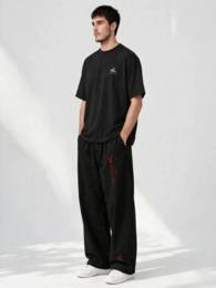 SS26 Hose mit weitem Bein – Deep Red Mark