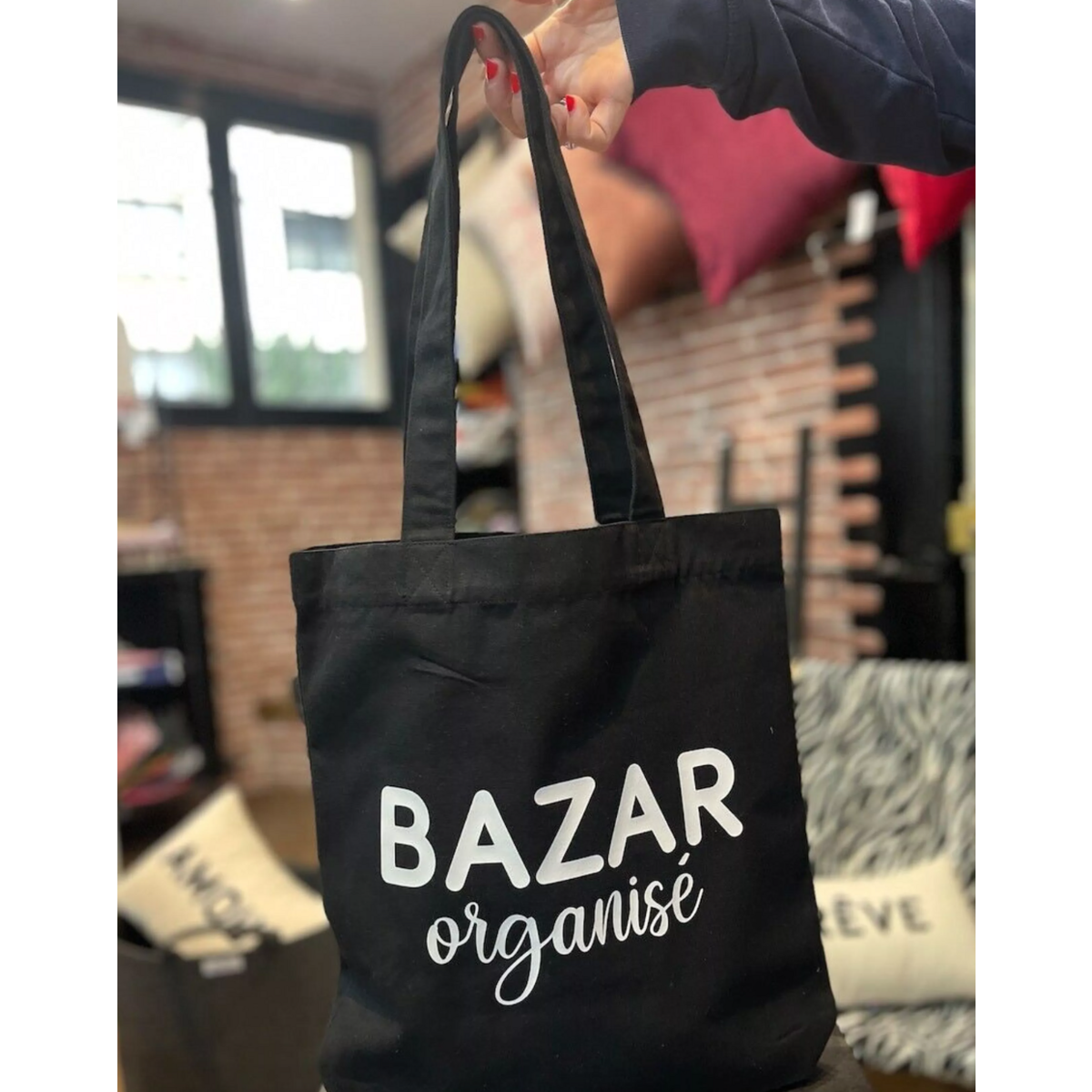Noir - Bazar organisé