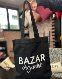 Noir - Bazar organisé