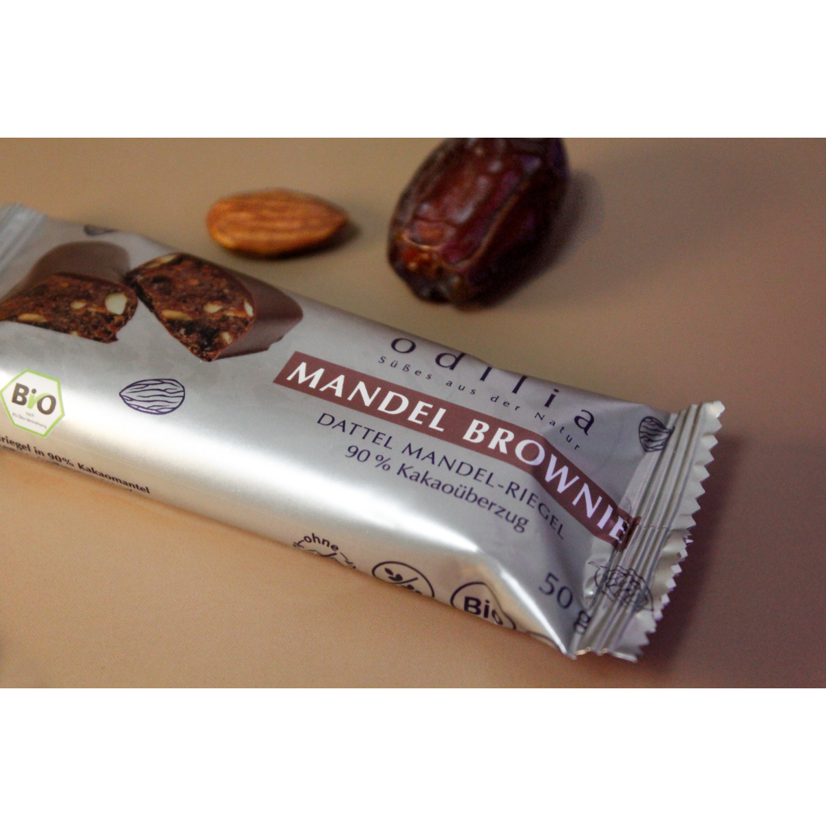 Almond Brownie Organic date almond bar