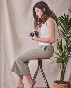 Weite Mädchenhose aus einfarbigem Leinen I82-21308275