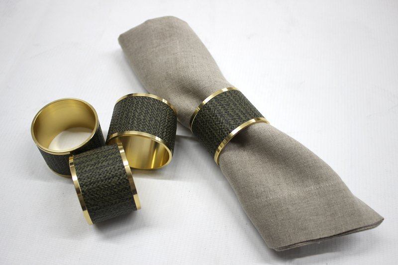 Rings de servilleta 4-er set de latón de cuero sintético de latón estampado