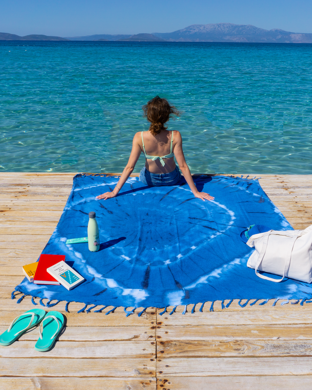 TOWEL TO GO TIE DYE Telo mare XXL in cotone 200x200 cm | Asciugatura rapida | Blu/Bianco | con confezione regalo