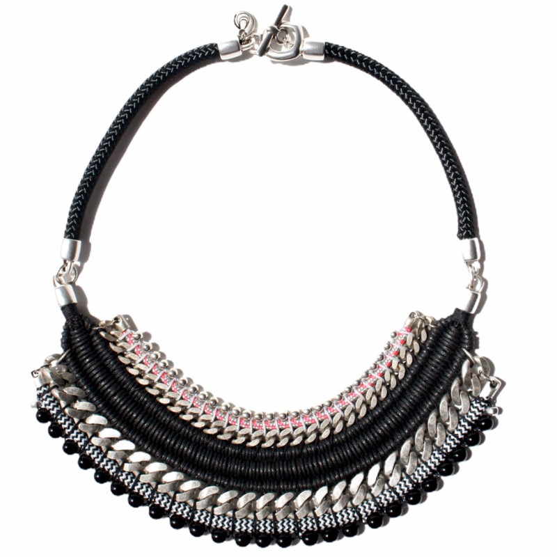 Collana con pettorina intrecciata nera GUAINÍA