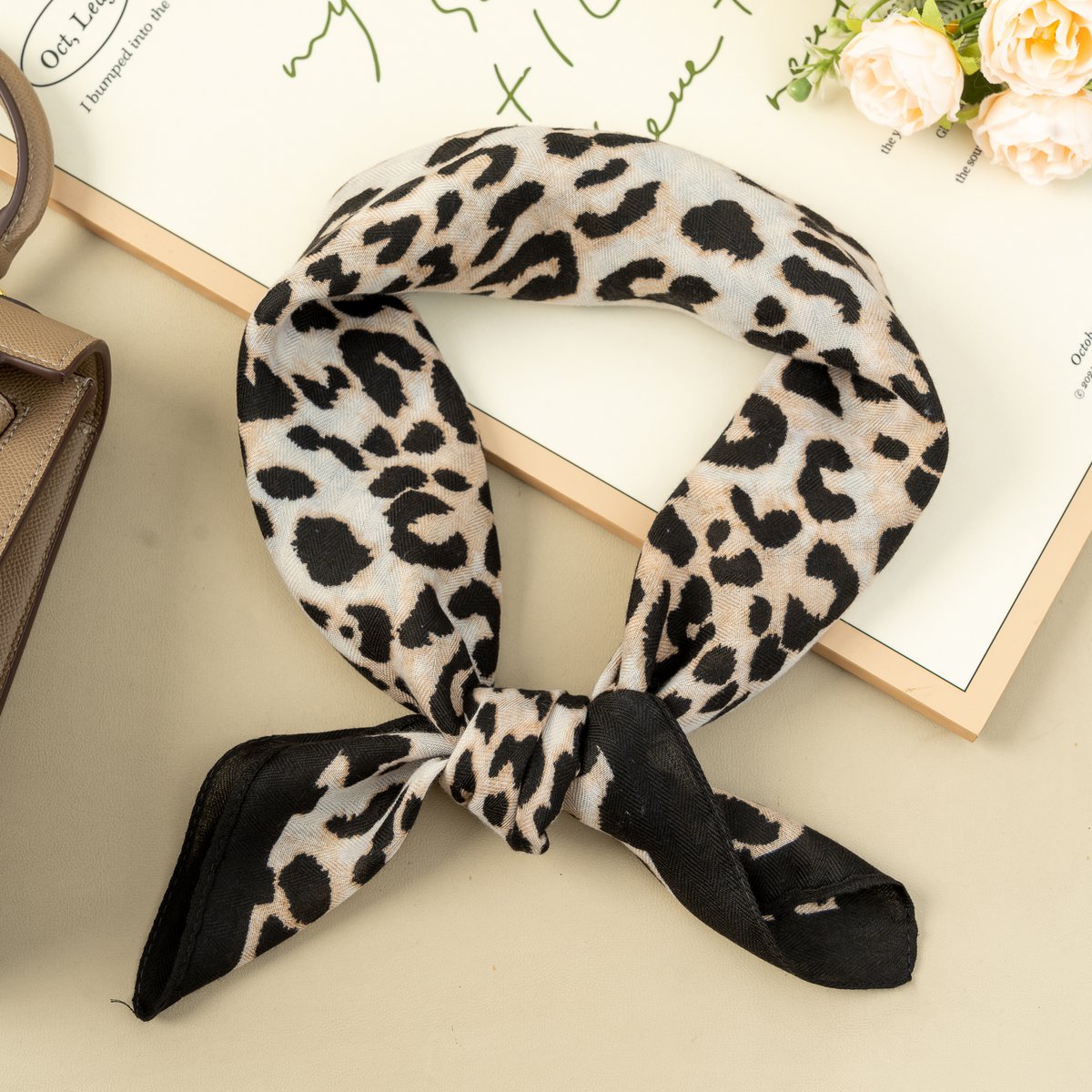 Square Buff Chic Leopard 70x70 Polyester Elegance Wild