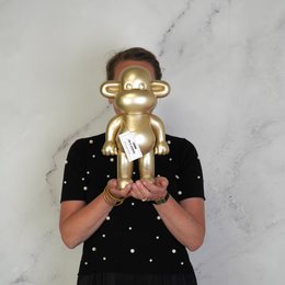 Ornament - Monkey Figurine 'The Legend'- Polyresin - Gold - 20,5x13,5x35cm