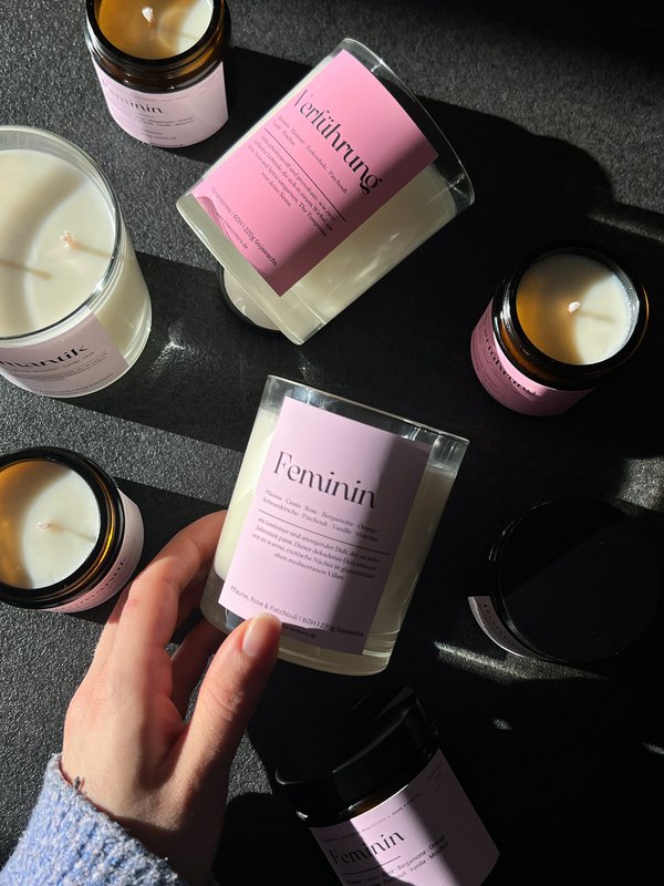 Vela perfumada femenina del día de San Valentín