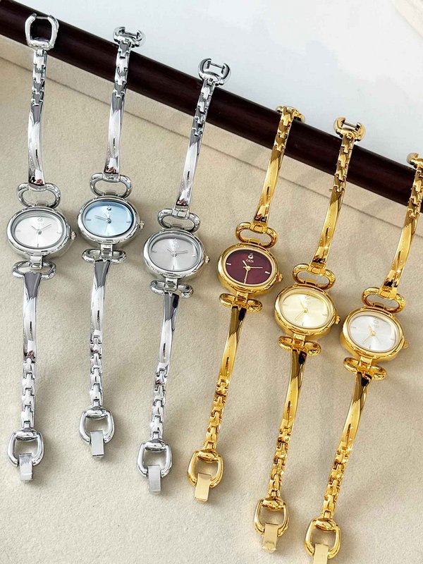 Herald – Damen-Quarzuhr im Vintage-Stil in Burgunderrot mit ovalem Gehäuse