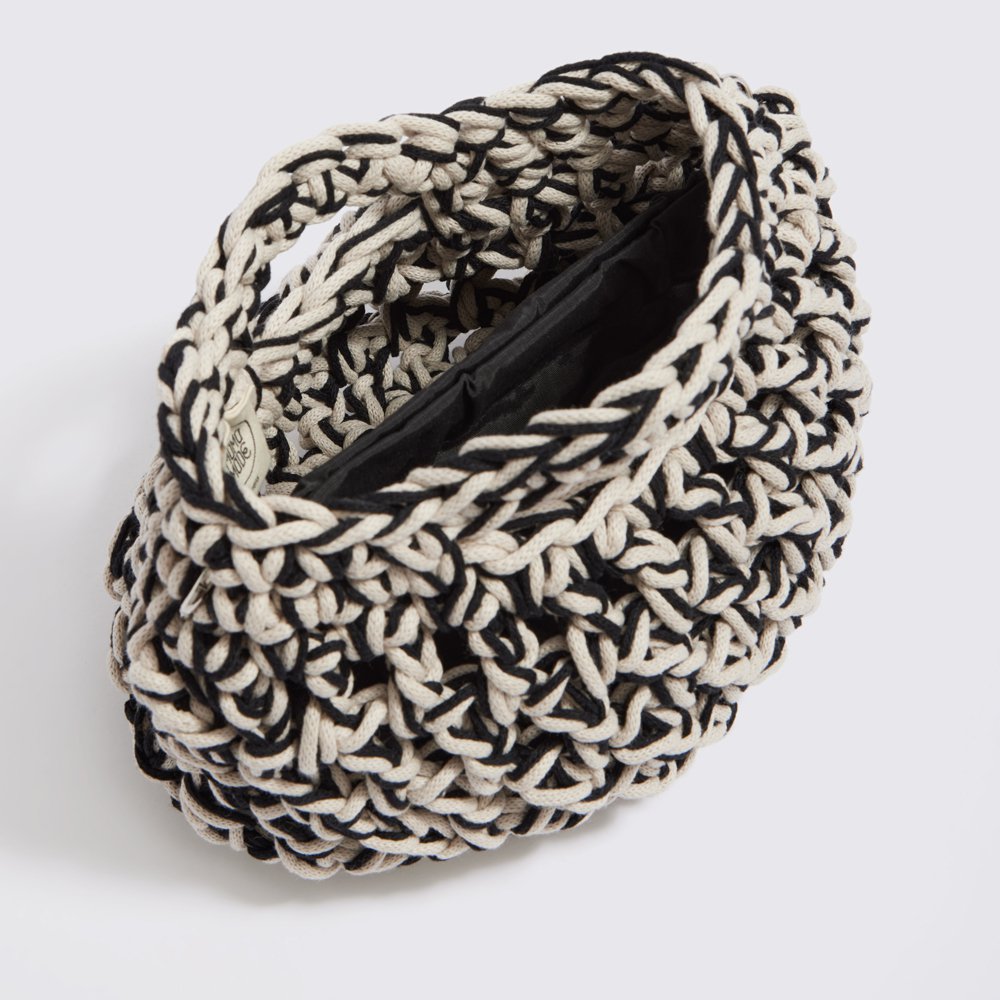 “Nadia cotton” crochet handbag with waterproof pouch crème + black