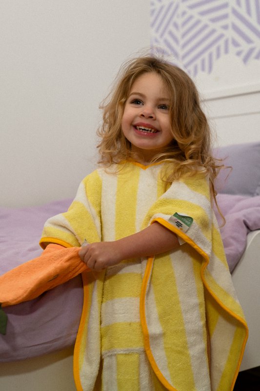 Poncho Pedro Pera con cappuccio in spugna di cotone per bambini