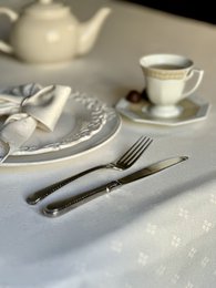 Classic white tablecloth with an ornament, Cotton-Poly mix | Classic Dinner