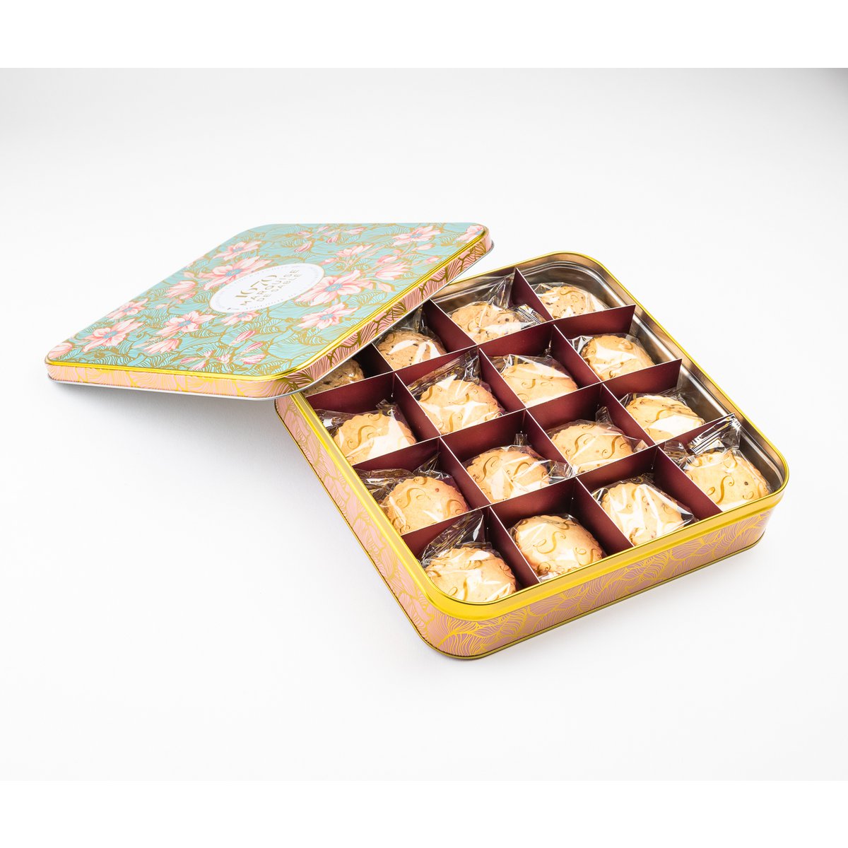 Shortbread biscuits assortment of pure fresh butter natural shortbread, with salted butter caramel, chocolate and apricot chips - "Vegetable Magic" metal box 400 g