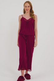 Bamboe kanten cami cropped broekpyjamaset in bordeaux