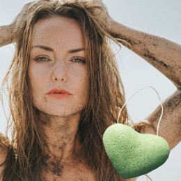 Konjac heart sponge - facial peeling with aloe vera for delicate skin