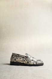 EMILIA OFF WHITE – Leder-Loafer mit Schlangenprägung