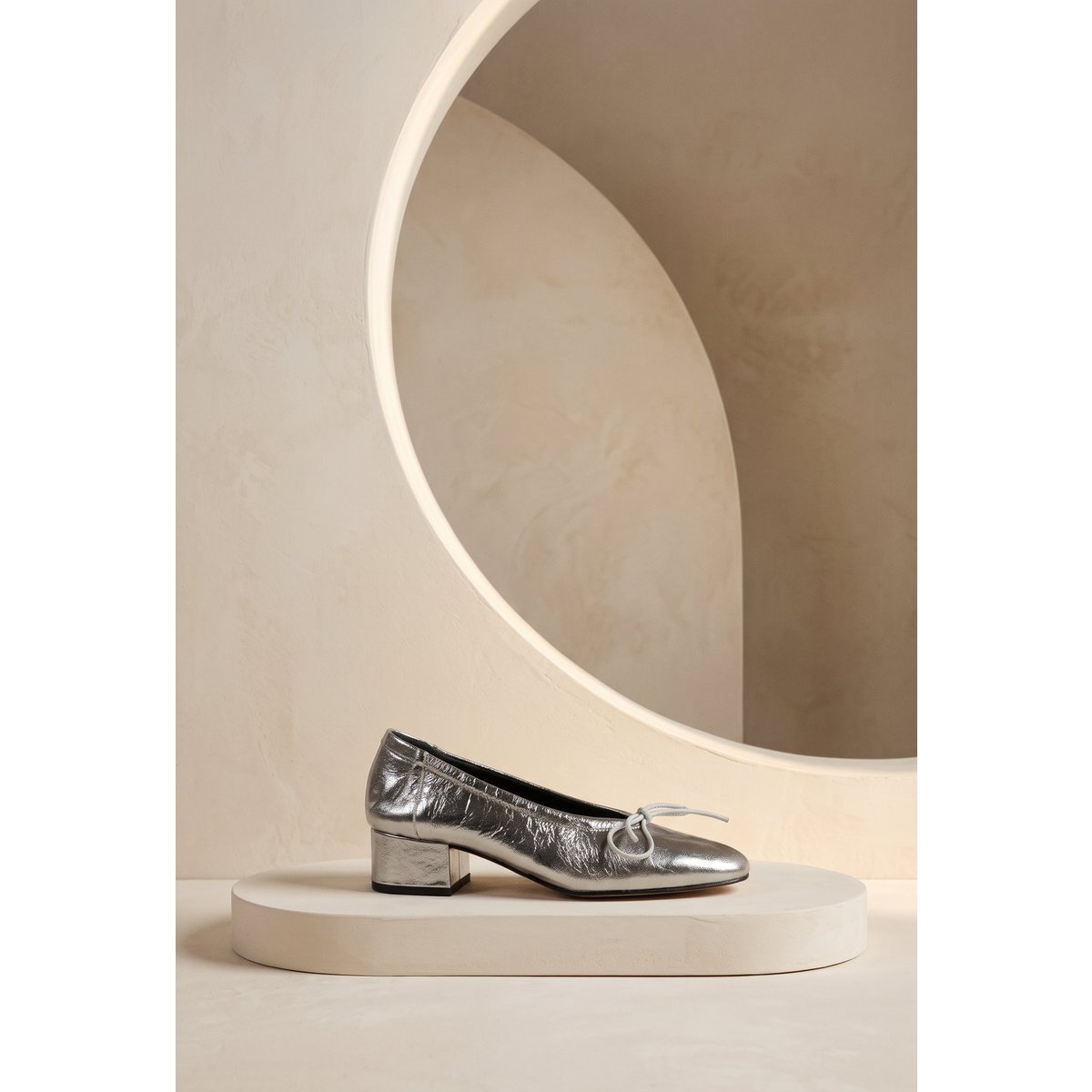 MOREN METAL STEEL – Soft Metallic Leather Unstructured Low-Heel Pumps