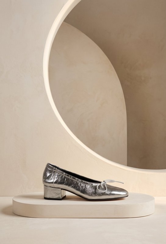 MOREN METAL STEEL – Soft Metallic Leather Unstructured Low-Heel Pumps