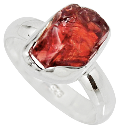 Ring „Leidenschaft und Stärke“ aus Granat und 925er Silber