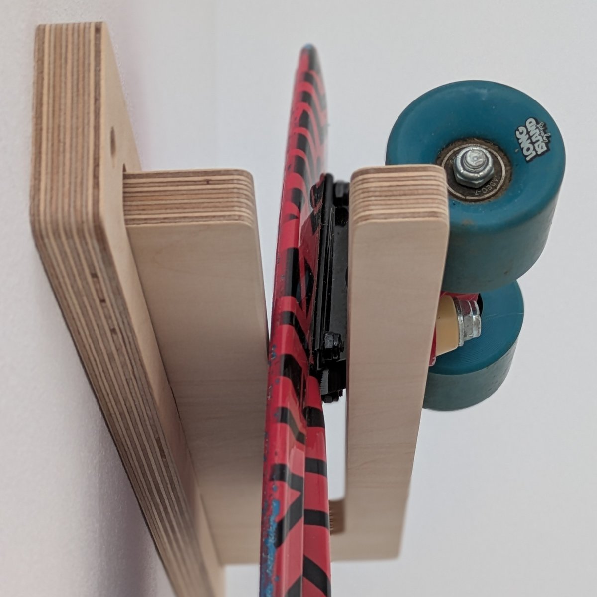 Skateboard wall mount - LA RAMPA