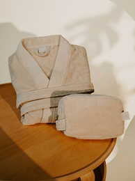 Pamukia GOTS Organic Cotton Gift Set – Unisex Bathrobe & Toiletry Bag | Essence Collection