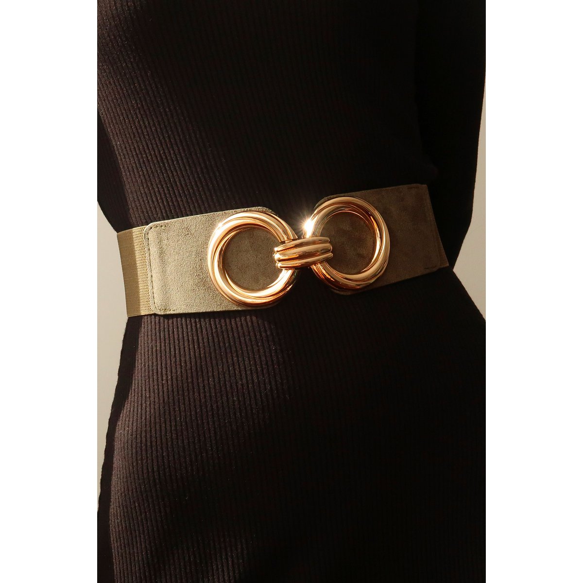 Elastischer Damengürtel mit goldener Schnalle CF15