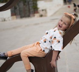 T-shirt o luźnym kroju brzoskwiniowy