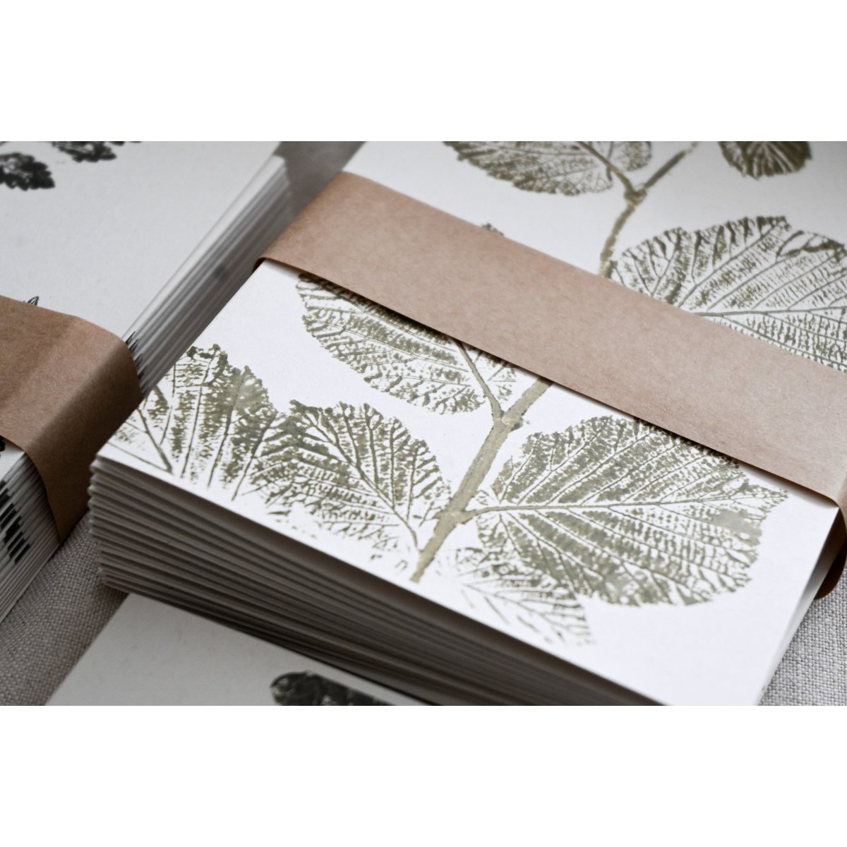 Hazel | Une journée dans la forêt | Cartes de vœux inspirées de la nature