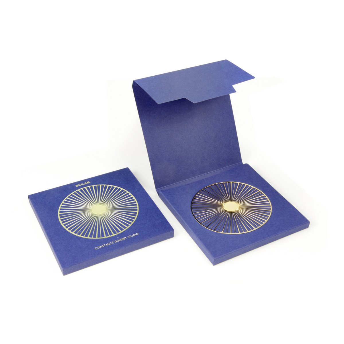 Display full of 40 "Mist" magnetic brooches + free display - Design Constance Guisset