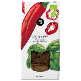 Savory pepper and basil crackers with a "Give it away" message on the packaging. Made with natural ingredients.