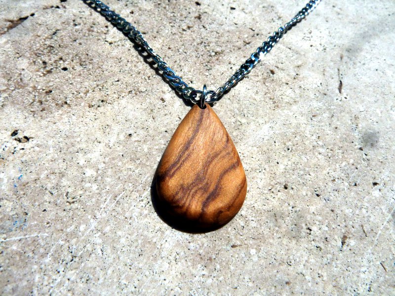 Necklace made of olive wood with great grain in the shape of a teardrop, silver curb chain made of stainless steel, handmade