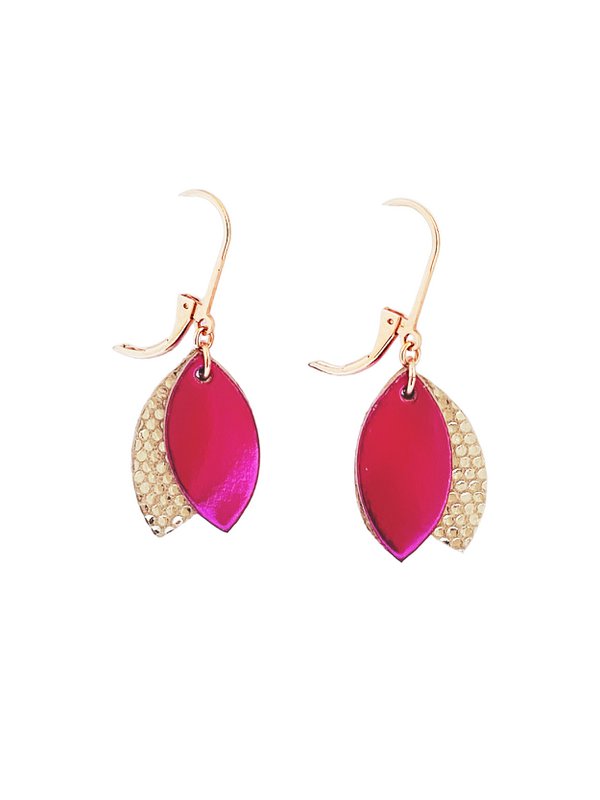 LES LOULOUS Fuchsia kurze Lederohrringe