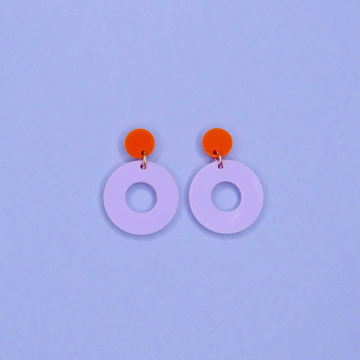 Colorblock Circle stud earrings in orange and lilac